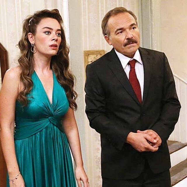 Aile Arasında filmi oyuncuları kimler?
