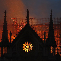 Notre Dame için 700 milyon euro bağış!