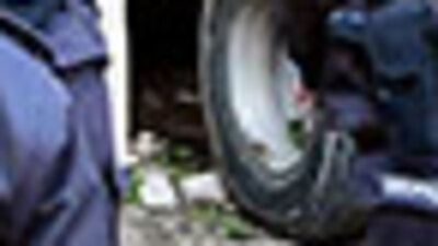 Freni boşalan kamyon dehşet saçtı!