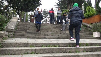 Yeşil Türbe'nin merdivenlerinde şok ölüm!