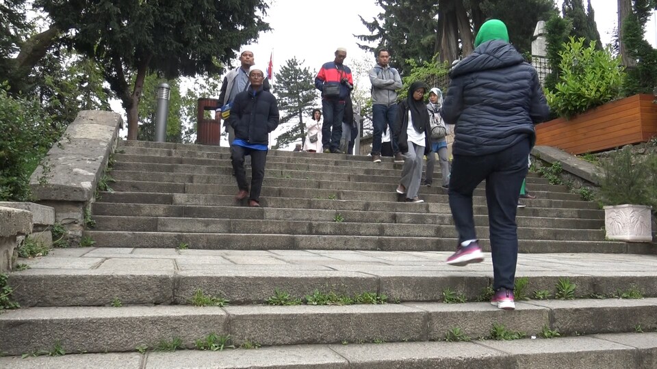 Yeşil Türbe'nin merdivenlerinde şok ölüm!