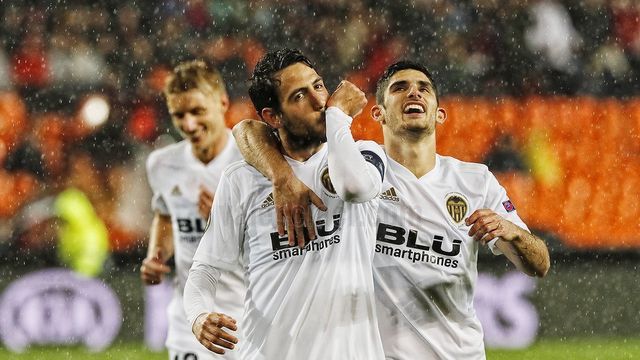 Valencia yarı final biletini kaptı