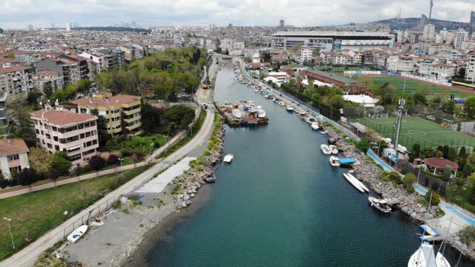 Kurbağalıdere'de mavi göründü