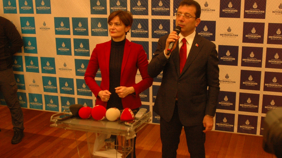 İmamoğlu'ndan meclis üyeleriyle ilk toplantı
