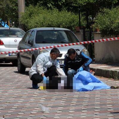 İki kadını katledip intihar etti!