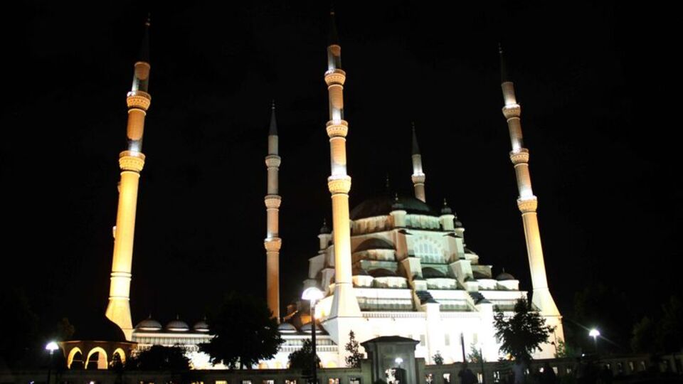 Akşam ezanı saat kaçta?
