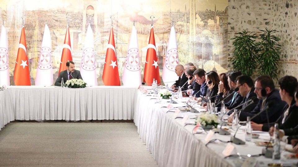Bakan Albayrak bankacılarla toplandı