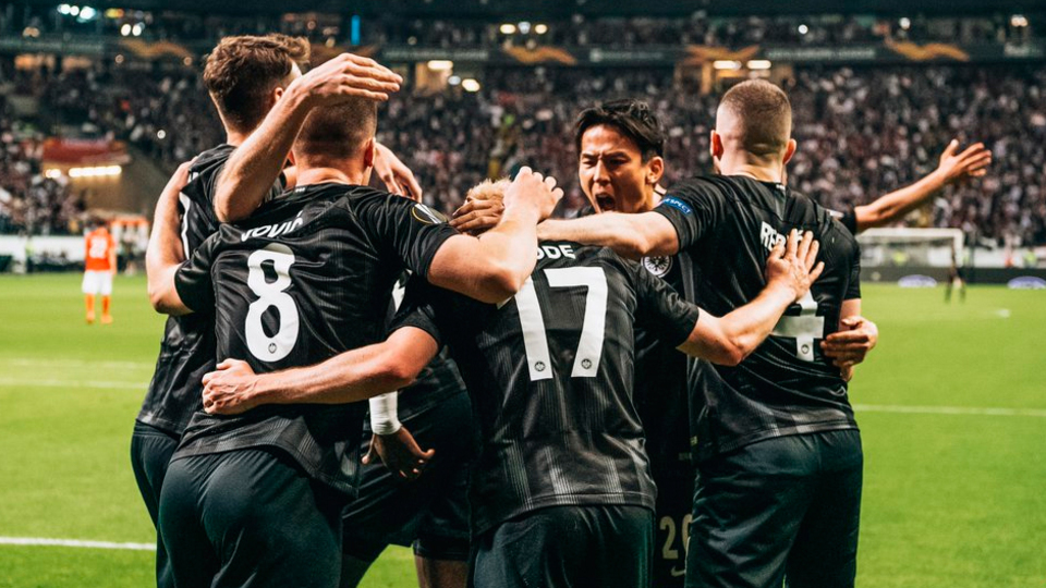 Frankfurt, Benfica'yı eledi!