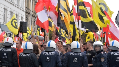 Irkçı örgüte 1.1 milyon Euro bağış!