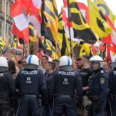 Irkçı örgüte 1.1 milyon Euro bağış!