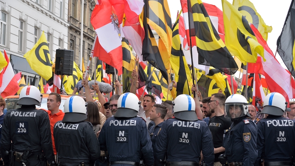 Irkçı örgüte 1.1 milyon Euro bağış!