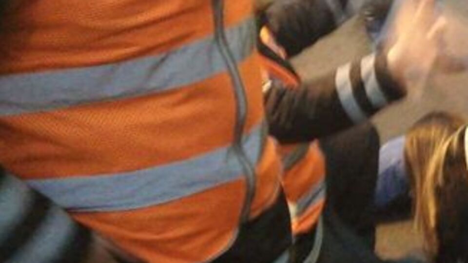 Edirnekapı'da metrobüs yolcuya çarptı