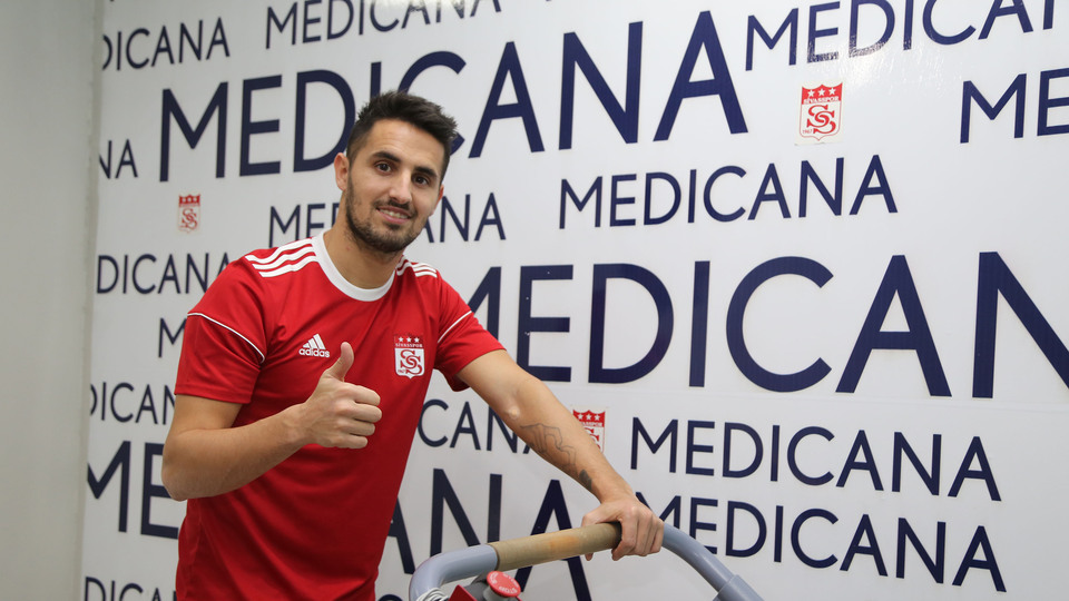 Sivasspor'da Vieira sahalara dönüyor