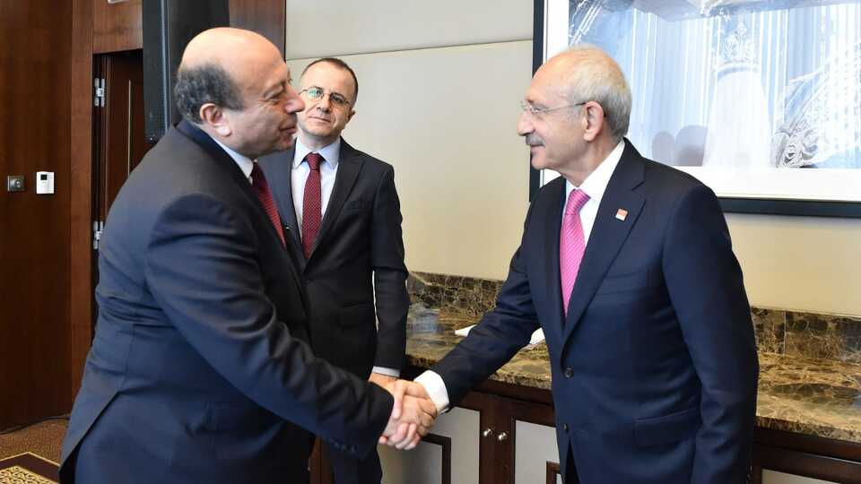 "Türkiye milli konularda ittifak yapmak zorunda"