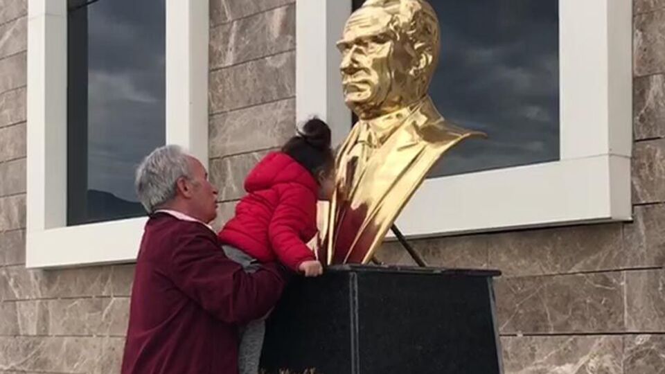 Küçük kızın Atatürk sevgisi