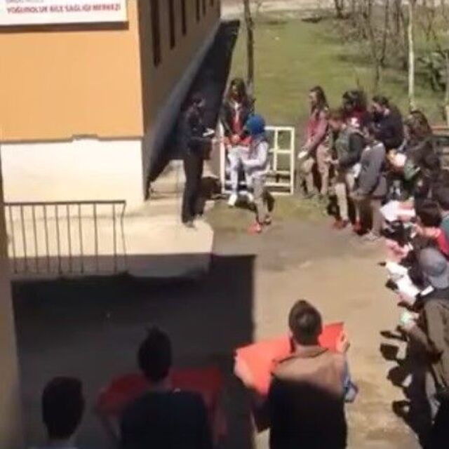Doktora sevgi seli sosyal medyayı salladı