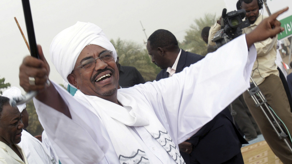 Sudan'da Beşir'in evinden milyonlar çıktı