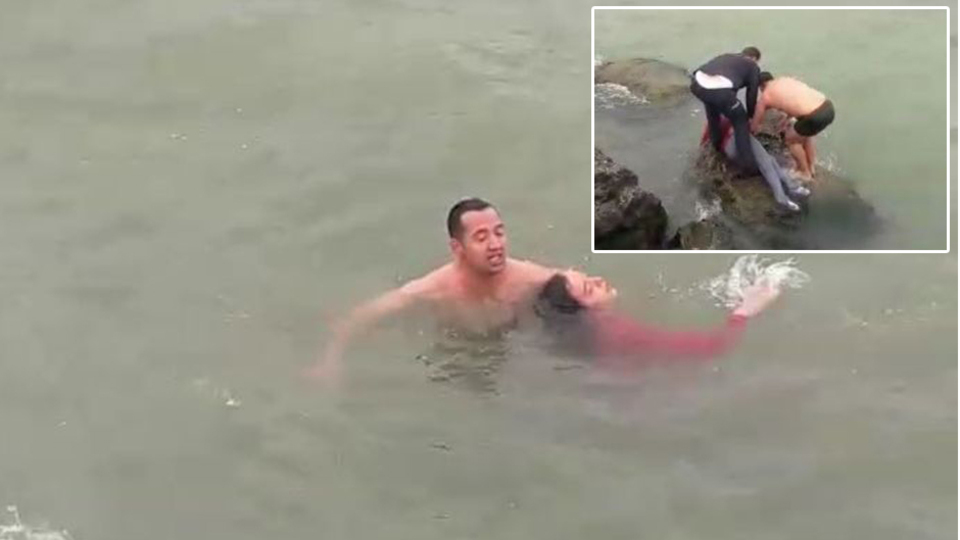 Denize düşen genç kızı polis kurtardı!