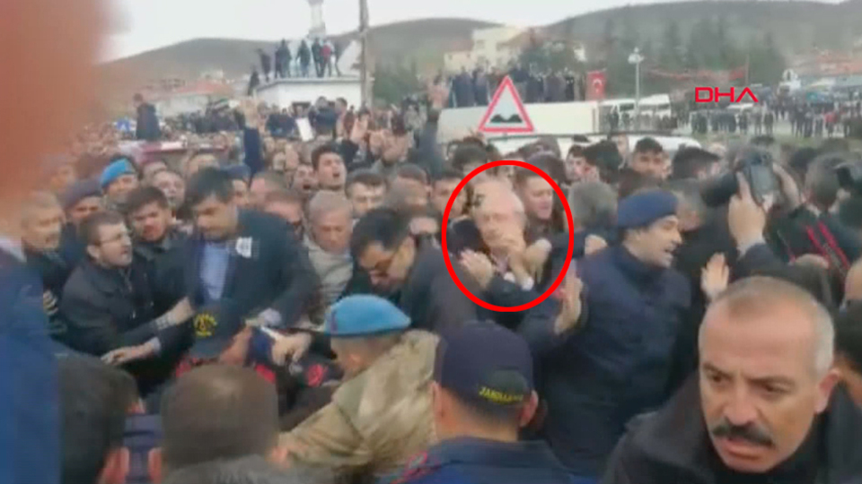 Kemal Kılıçdaroğlu saldırıya uğradı!