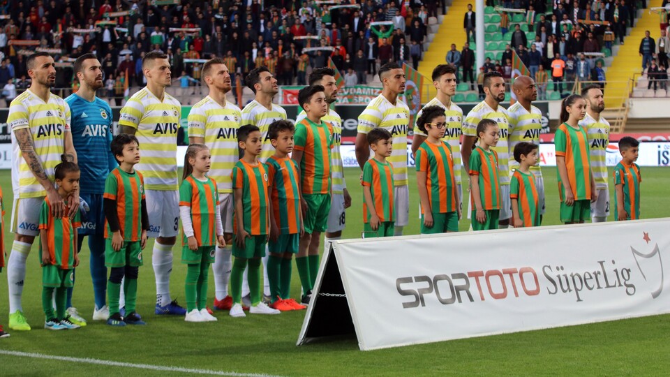 Fenerbahçe'ye 2 kötü haber!