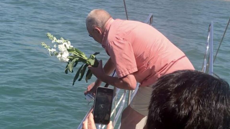 Küllerini denize saçtılar