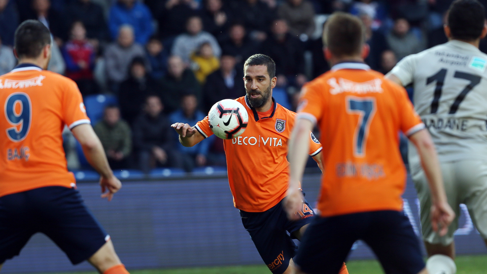 Başakşehir şampiyonluk yarışında yara aldı