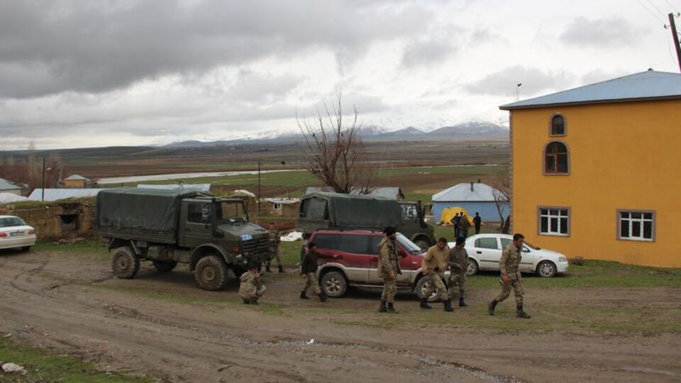 Tüm aile gözaltına alındı!