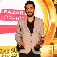 Pazar Sürprizi'ne Yılın En İyi Magazin Programı ödülü!