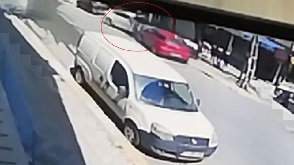 Polisten kaçarken yayaya böyle çarptı