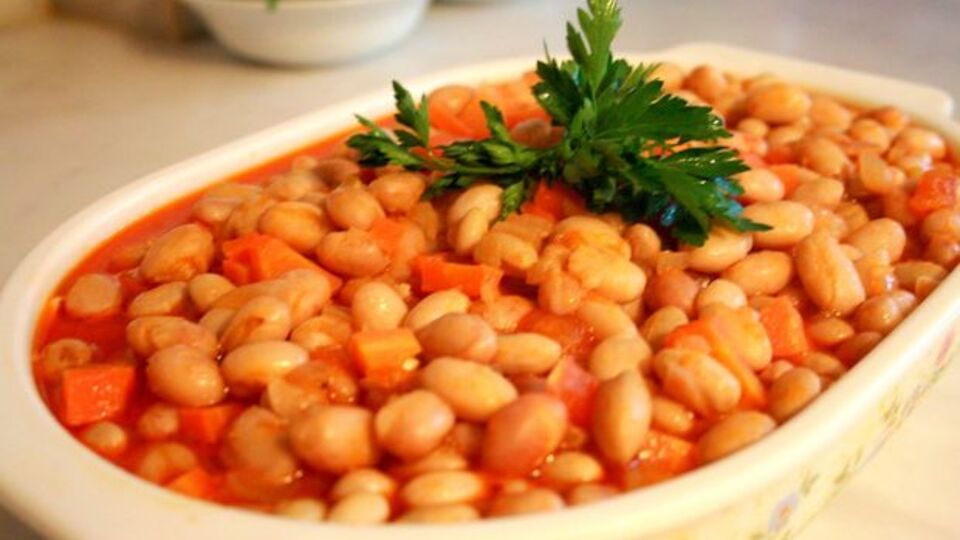 Zeytinyağlı barbunya yemeği nasıl yapılır?