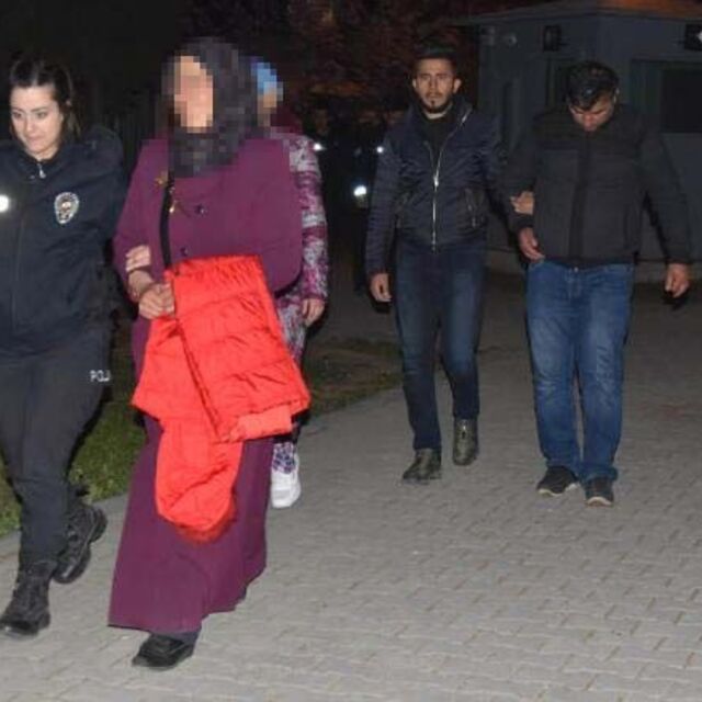 Üniversiteli kızlarından ayrılmayan işsiz gence aile boyu tuzak!