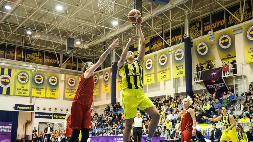 Fenerbahçe'den Aslan'a 19 sayı fark