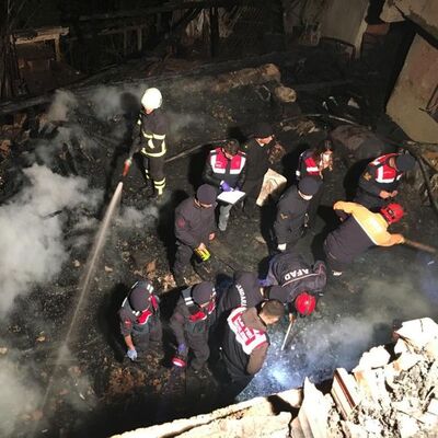 Ev kül oldu! Anne oğuldan bir iz yok