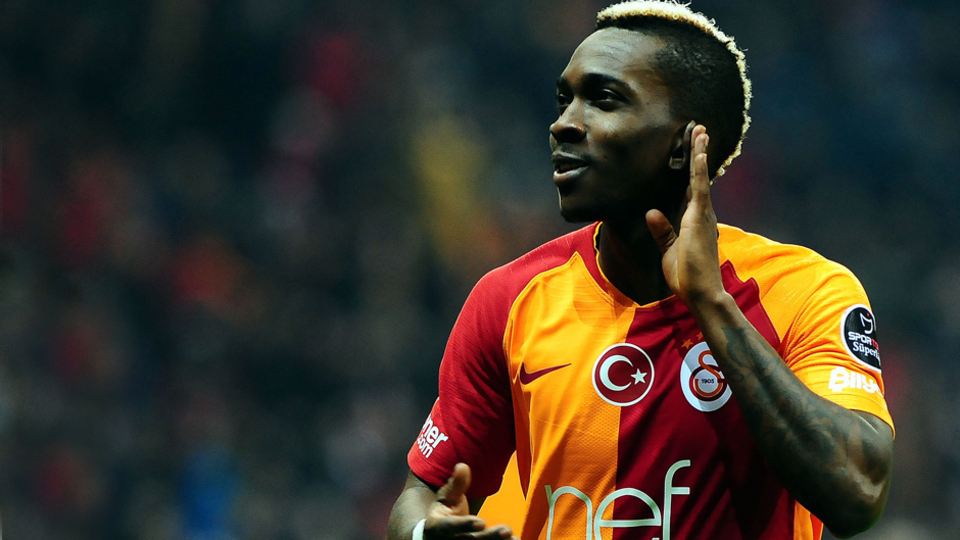 Onyekuru el yakıyor!