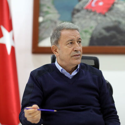 Bakan Akar'dan askerlik açıklaması