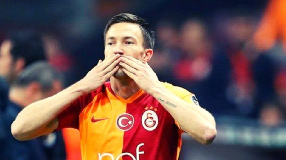 Linnes, 100. maçında gol attı