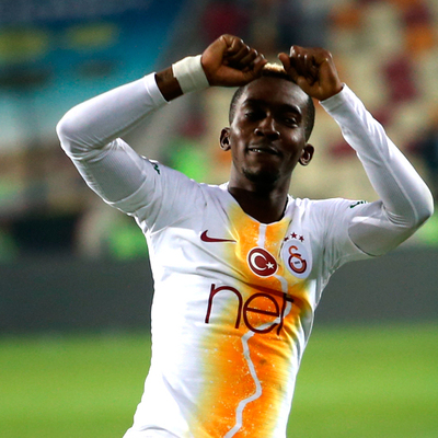 "Onyekuru ve arkadaşları"