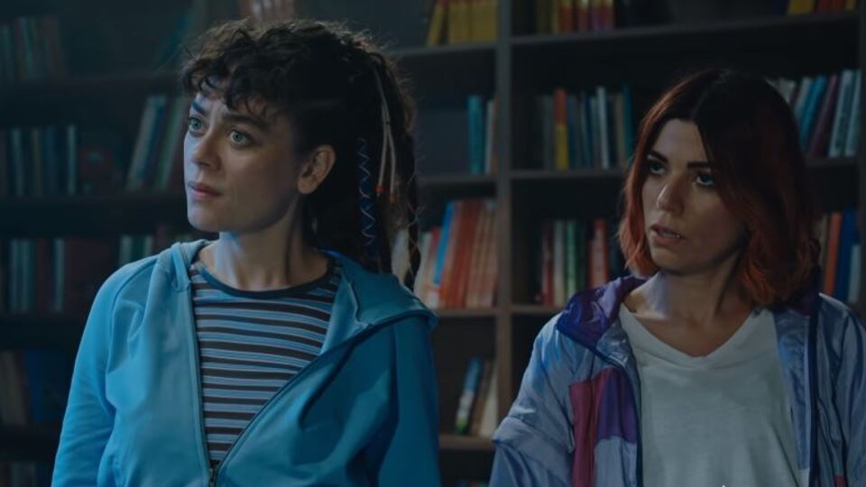 Azra ve Deniz, korkunç planı öğreniyor!