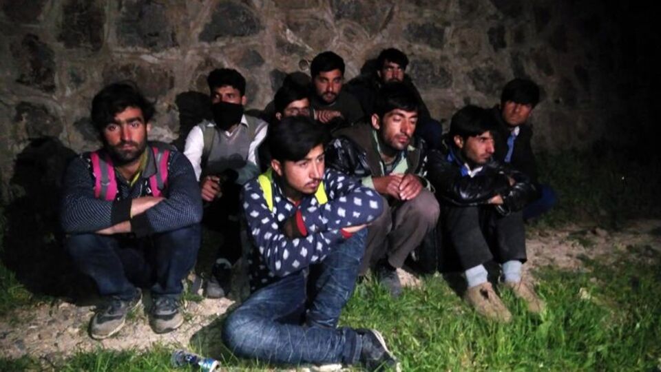 Siirt'te 21 kaçak göçmen yakalandı