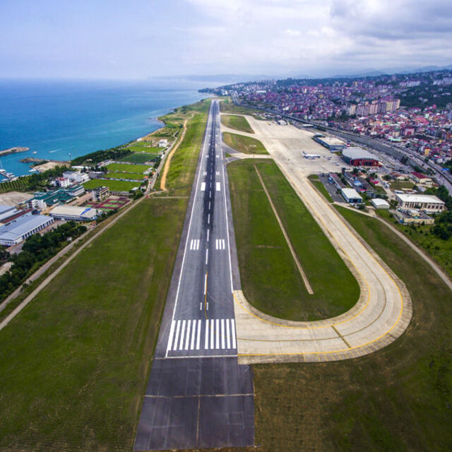 Pisti onarıma alınan Trabzon Havalimanı uçuşa kapatıldı