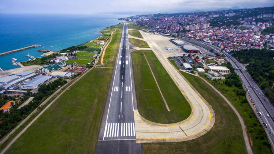 Pisti onarıma alınan Trabzon Havalimanı uçuşa kapatıldı