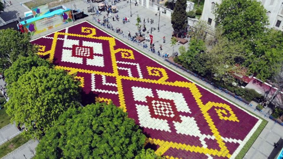 Dünyanın en büyük lale halısı