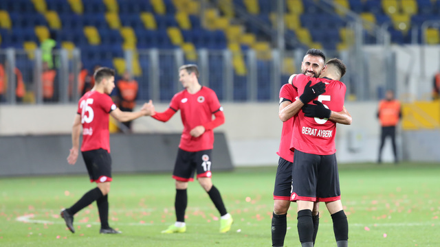 1. Lig'de kritik hafta!