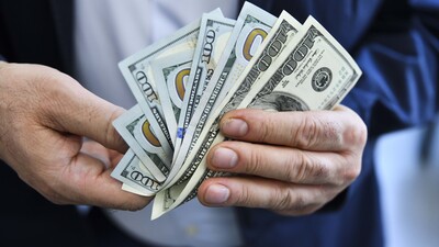 Dolar hareketli başladı