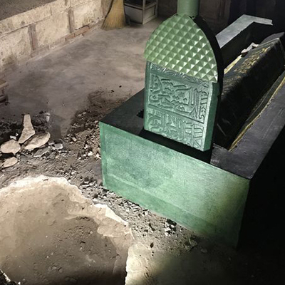 600 yıllık türbeyi soymaya kalktılar!