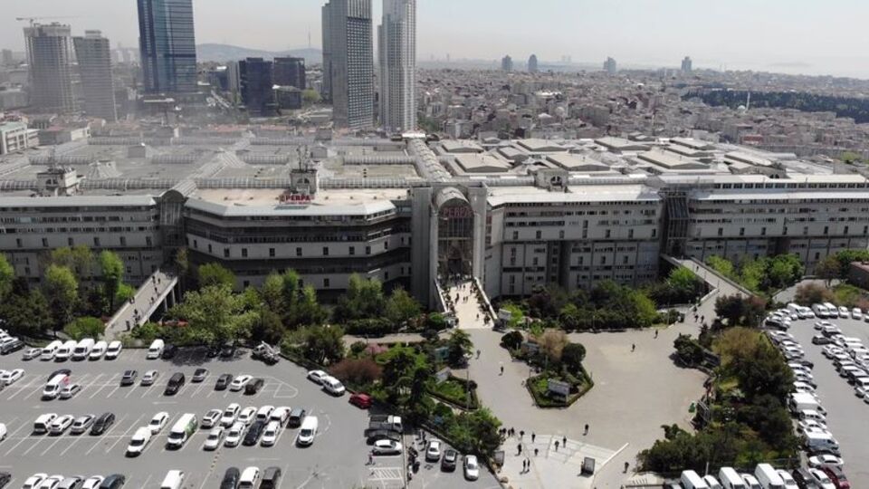 Perpa'da korkutan yangın!