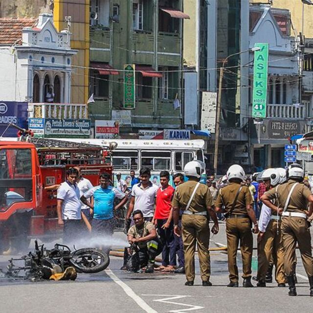Sri Lanka'da polis bir eve baskın düzenledi: 6'sı çocuk 15 ölü