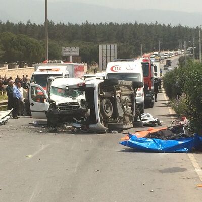 İzmir'de feci kaza: 4'ü çocuk 7 ölü