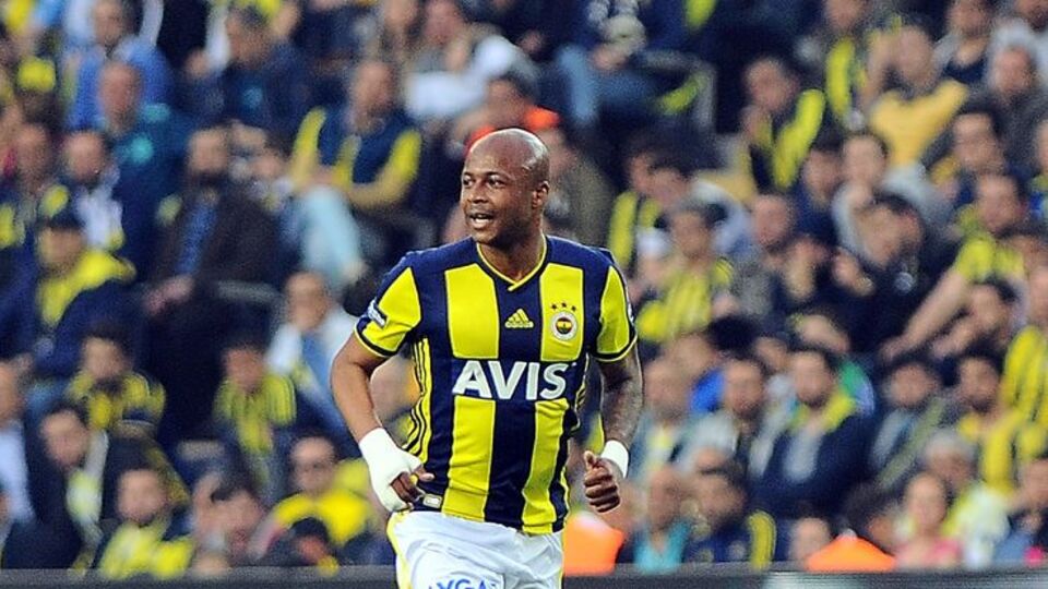 Ayew ıslıklandı