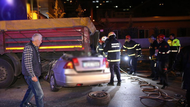 Kocaeli'de feci kaza: 2 ölü